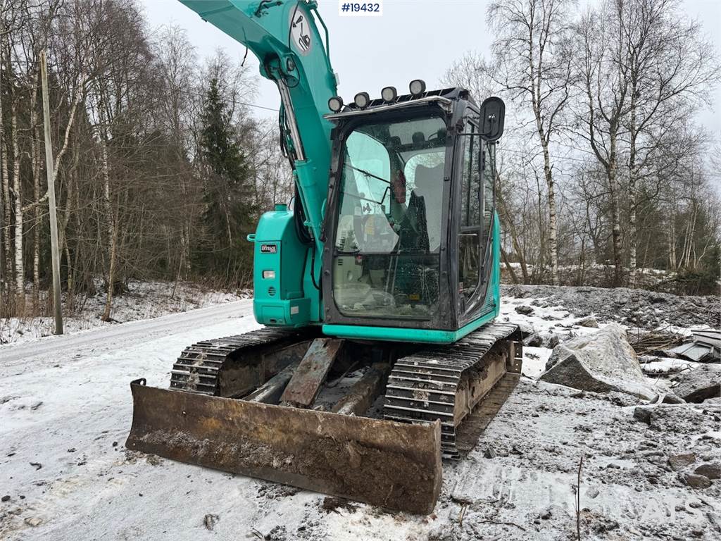 Kobelco SK75SR-3E Tracked excavator w/ Rototilt and 3 buck