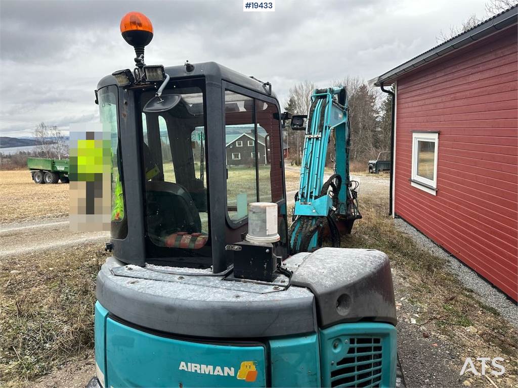 Airman AX50U-4 w/ 3 buckets, ripper, pinch, rototilt and