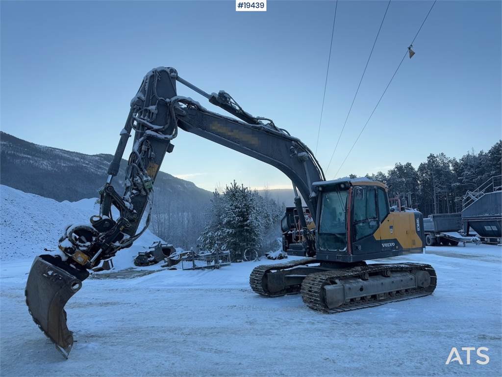 Volvo EC160EL Tracked excavator w/ GPS, Rototilt and 2 b