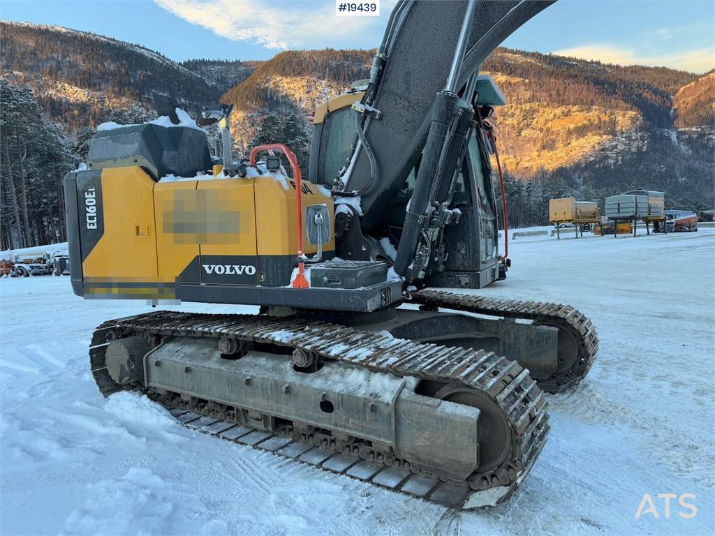 Volvo EC160EL Tracked excavator w/ GPS, Rototilt and 2 b