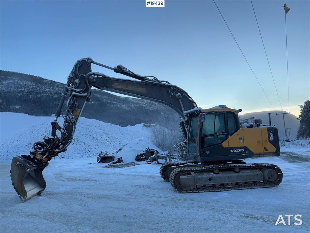 Volvo EC160EL Tracked excavator w/ GPS, Rototilt and 2 b