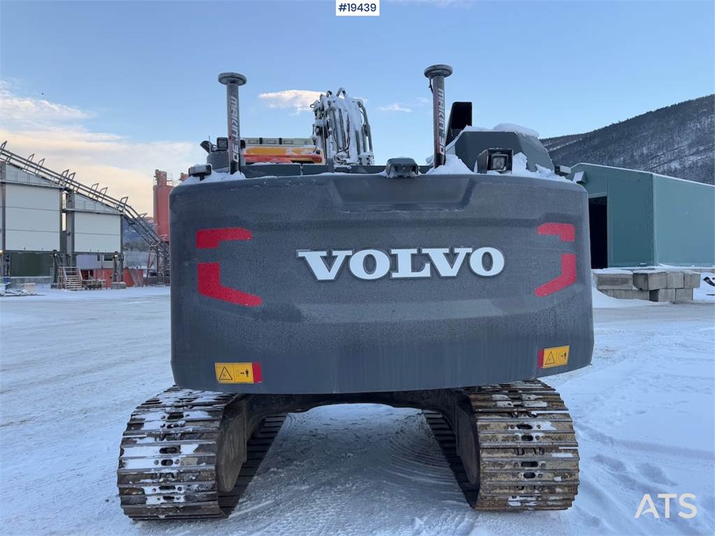 Volvo EC160EL Tracked excavator w/ GPS, Rototilt and 2 b