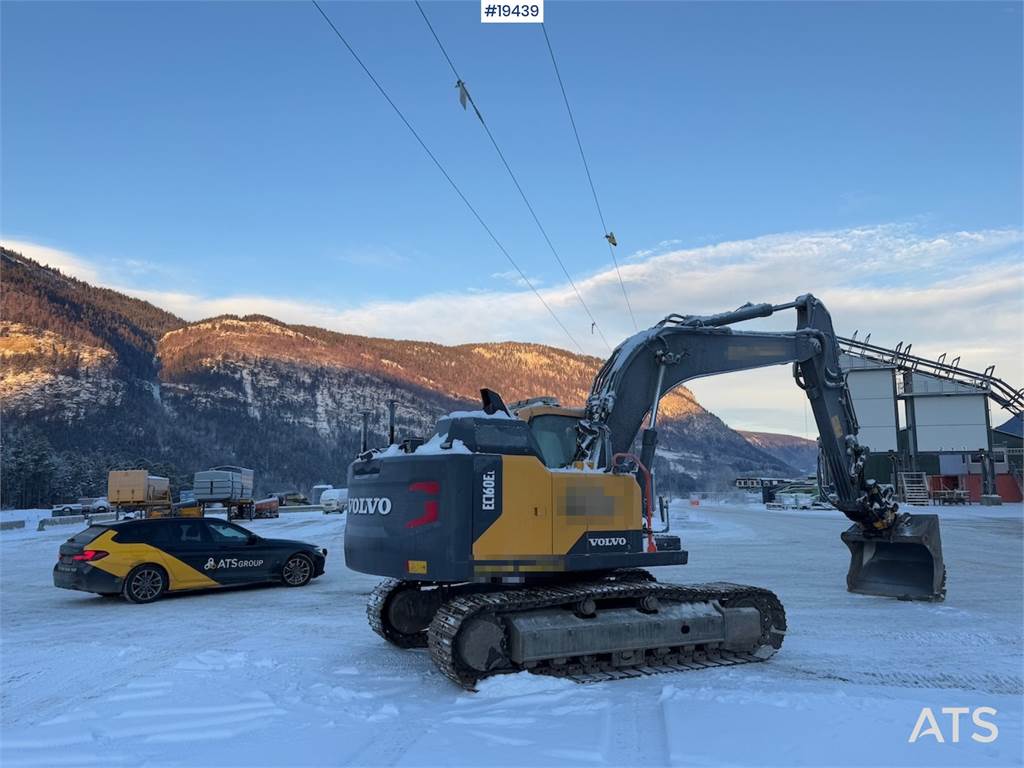 Volvo EC160EL Tracked excavator w/ GPS, Rototilt and 2 b