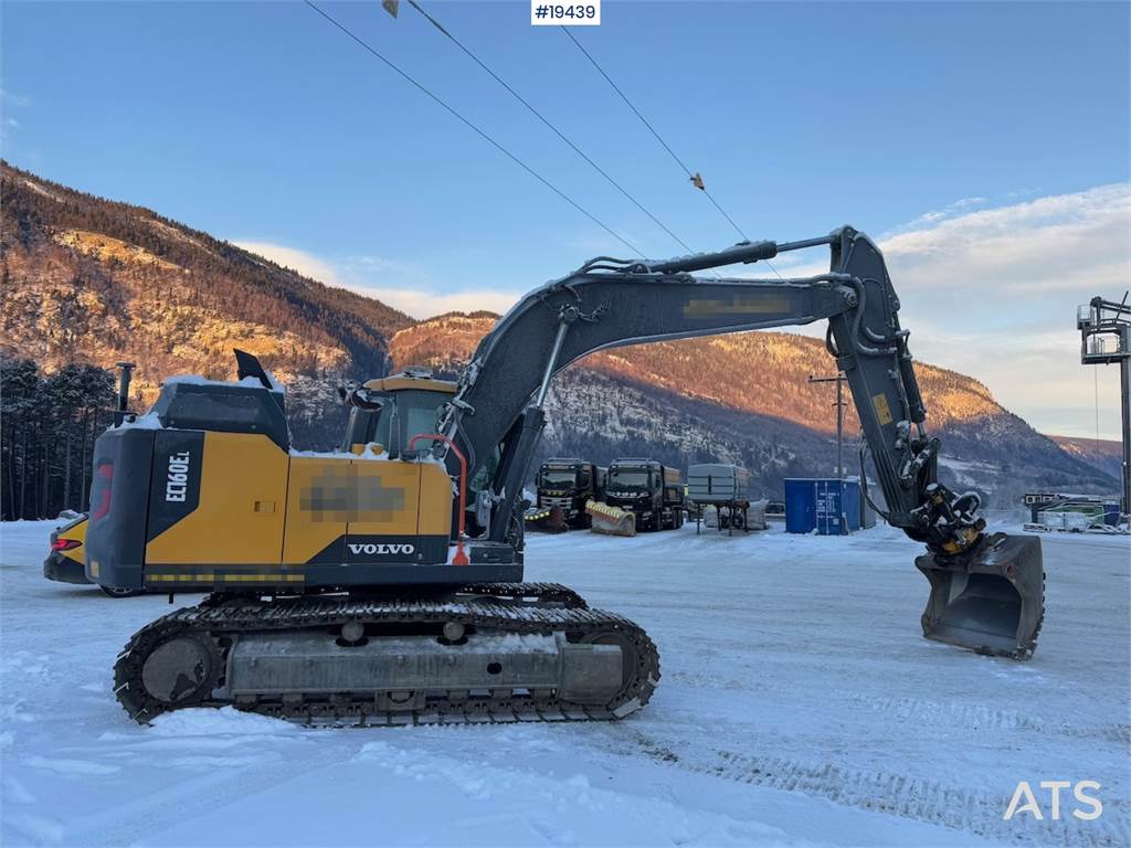 Volvo EC160EL Tracked excavator w/ GPS, Rototilt and 2 b