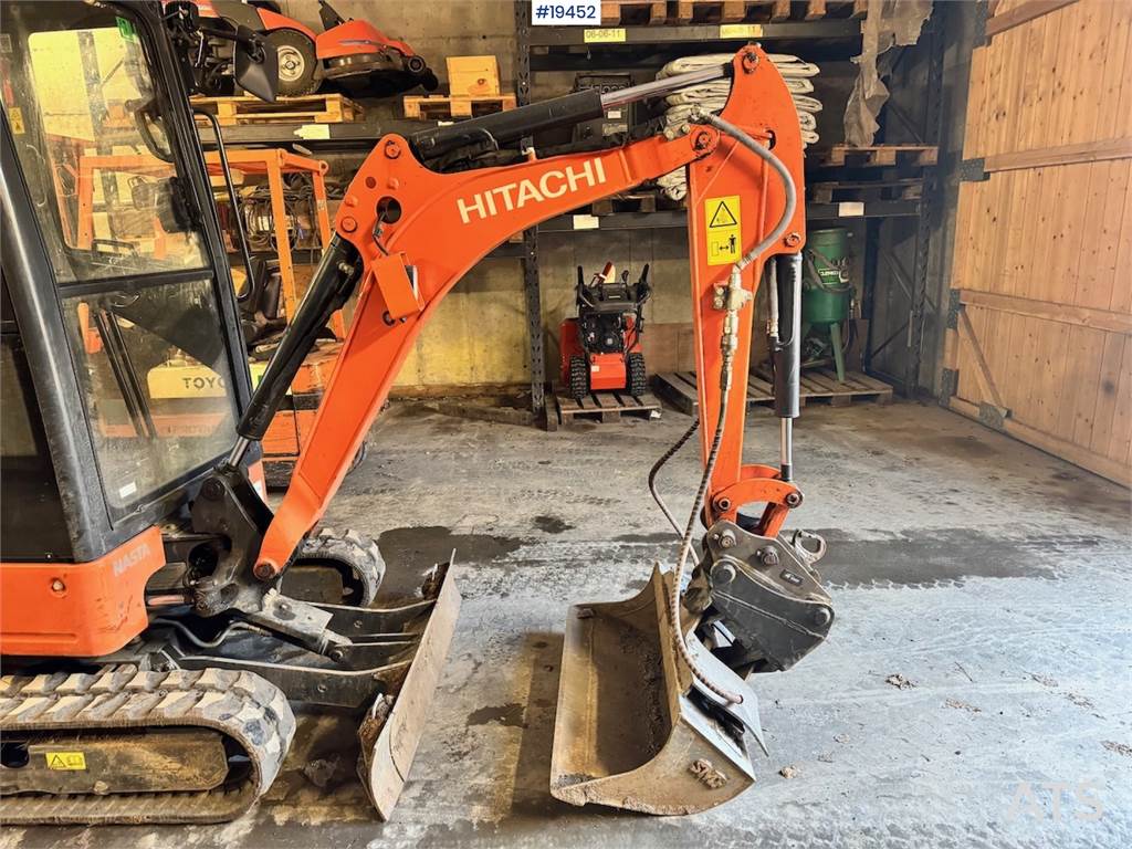 Hitachi ZX19-6CR Mini excavator w/ 2 buckets. 340 hours!