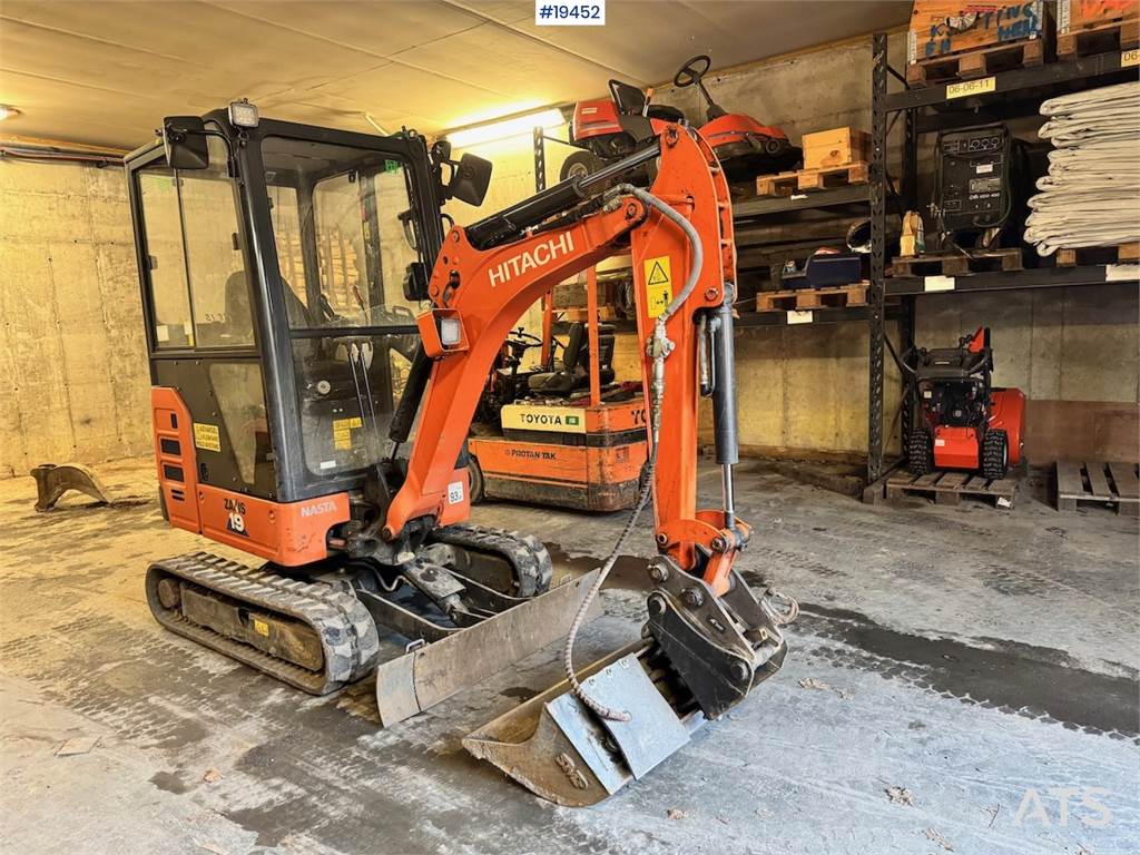 Hitachi ZX19-6CR Mini excavator w/ 2 buckets. 340 hours!