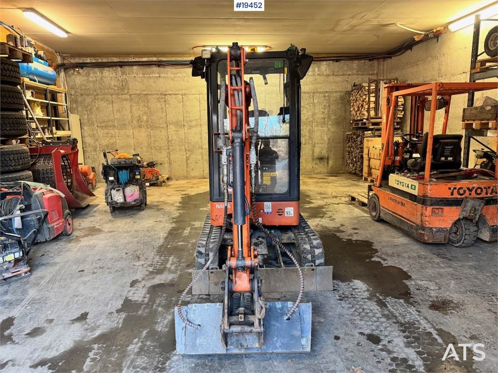 Hitachi ZX19-6CR Mini excavator w/ 2 buckets. 340 hours!