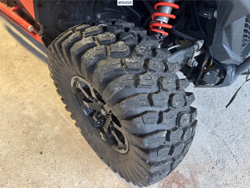 [Other] BRP Can-AM UTV w/ 2 sets of tires. 976cm3