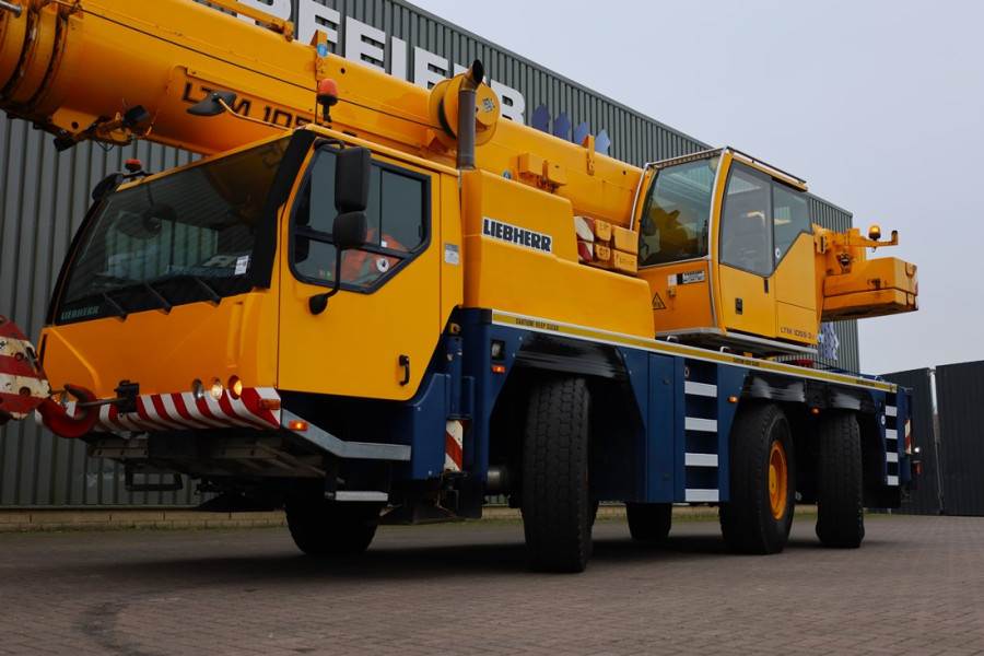 Liebherr LTM1055-3.1 Diesel, 6x6x6 Drive, 5 Sections 32.5m