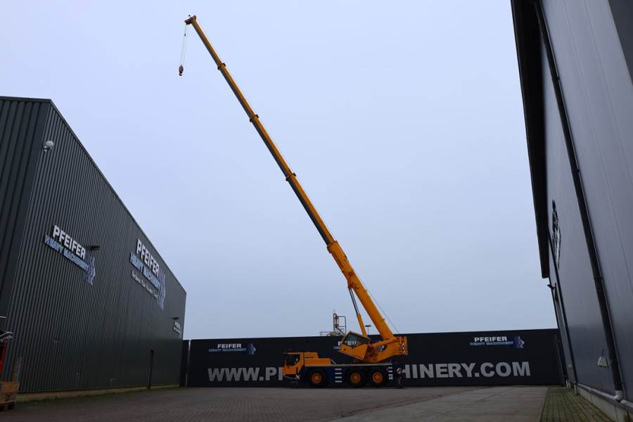 Liebherr LTM1055-3.1 Diesel, 6x6x6 Drive, 5 Sections 32.5m