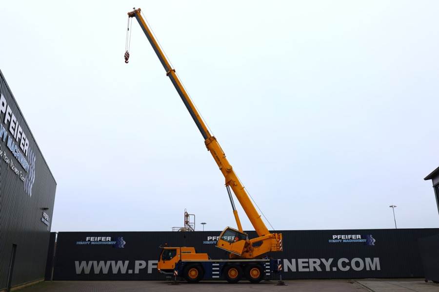 Liebherr LTM1055-3.1 Diesel, 6x6x6 Drive, 5 Sections 32.5m