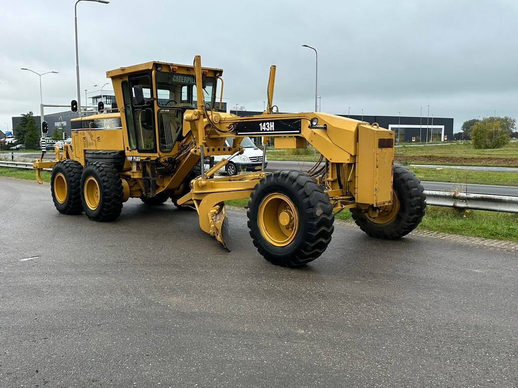 CAT 143H