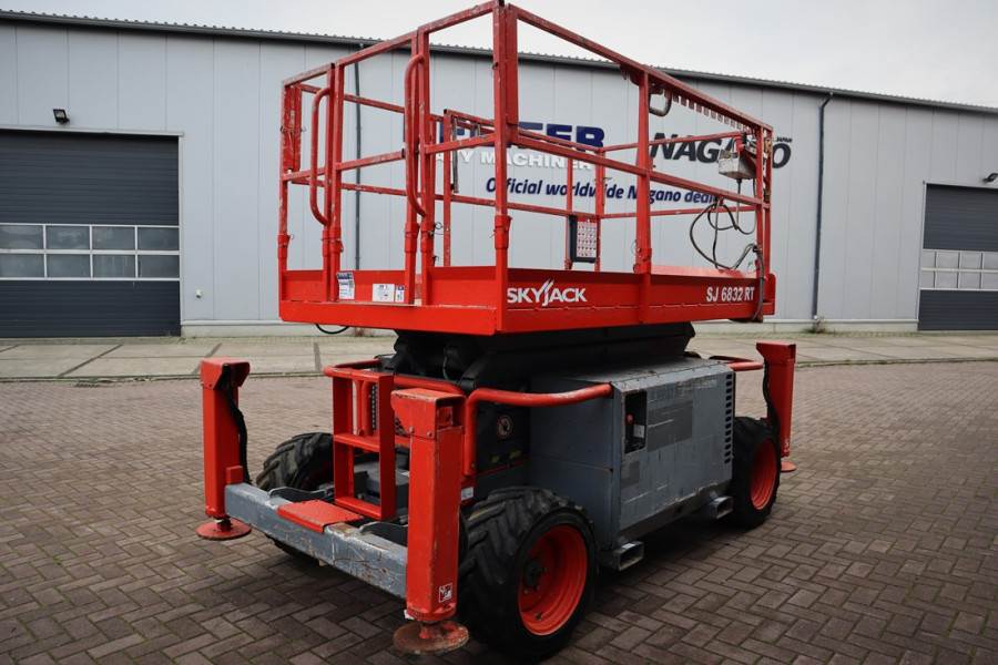 SkyJack SJ6832 Diesel, 4x4 Drive, 11.6m Working Height, 45