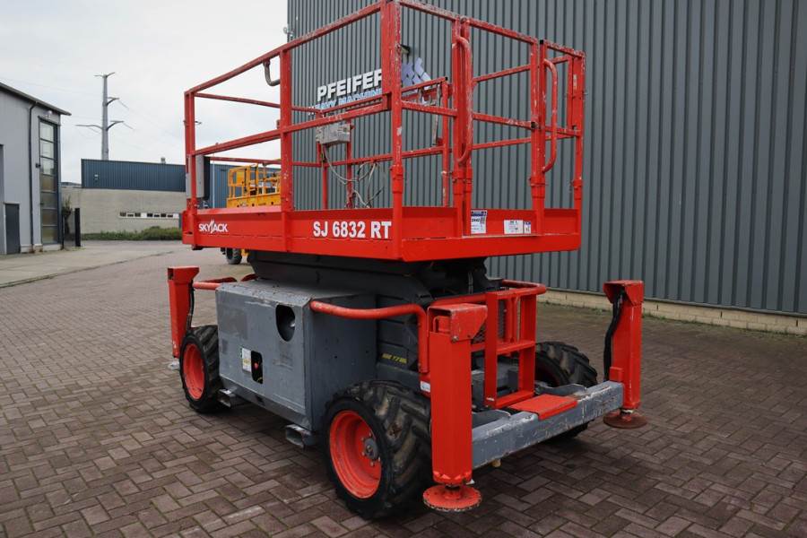 SkyJack SJ6832 Diesel, 4x4 Drive, 11.6m Working Height, 45