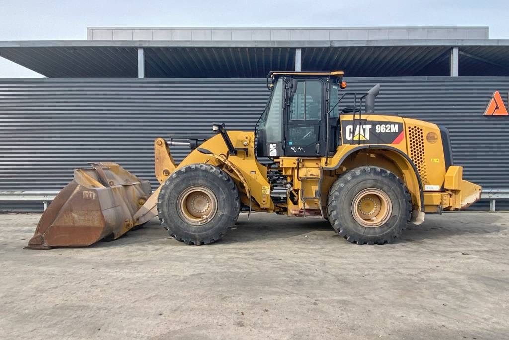 CAT 962M