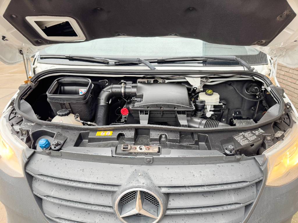 Mercedes-Benz Sprinter 516 - Dubble Cab Pritische TowBar Carplay