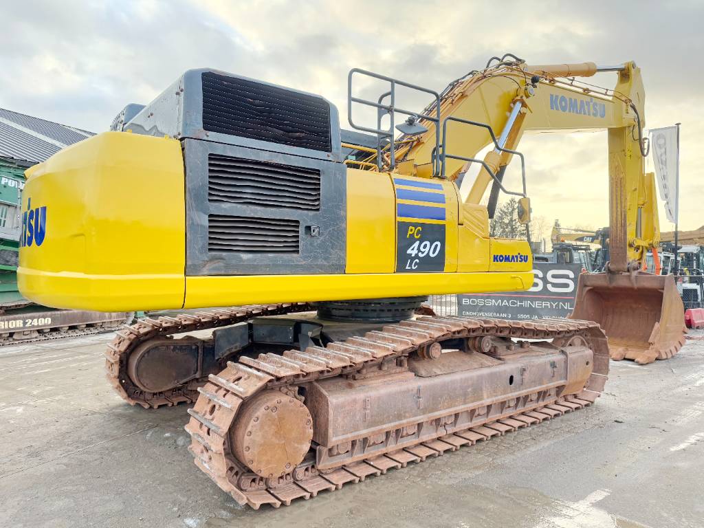 Komatsu PC490LC-11 - Automatic Greasing / Backup Camera