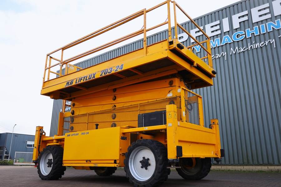 JLG 203-24 Diesel, 4x4 Drive, 22.3m Working Height, 75