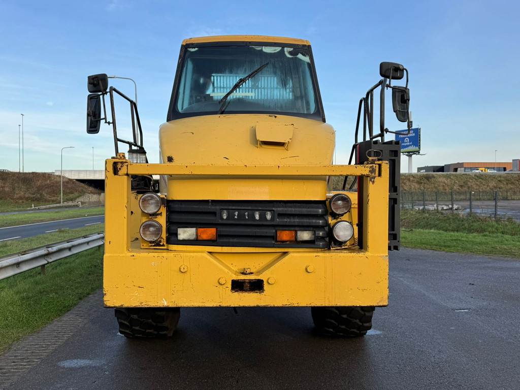 CAT 725 Fuel truck