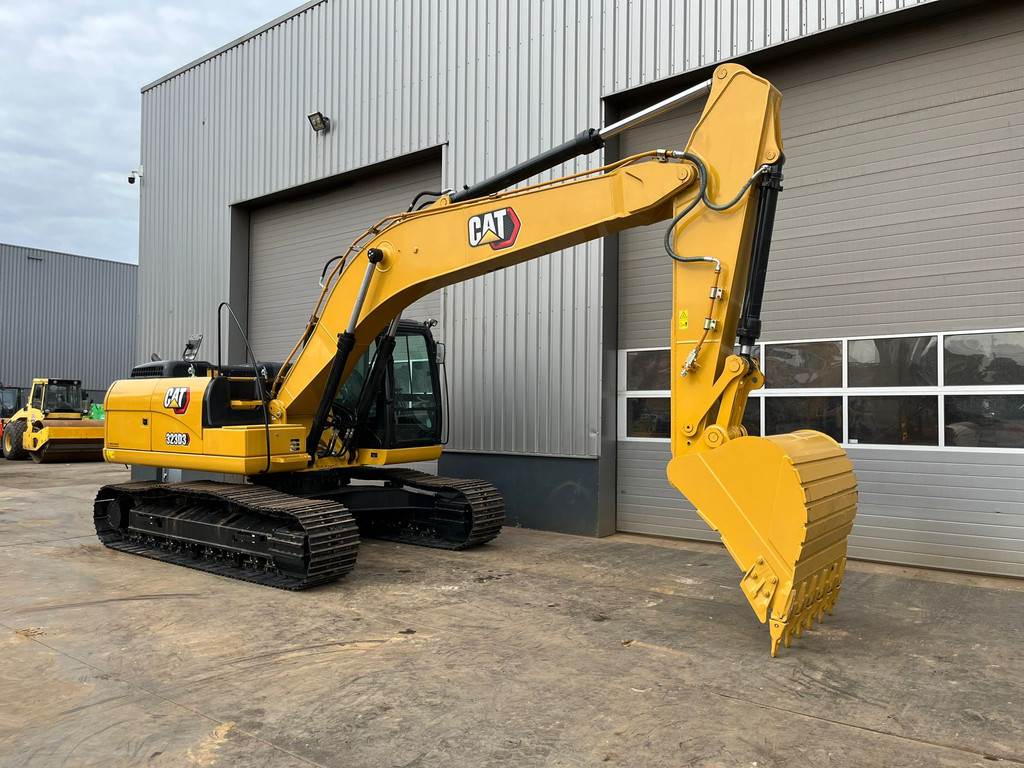 CAT 323D3