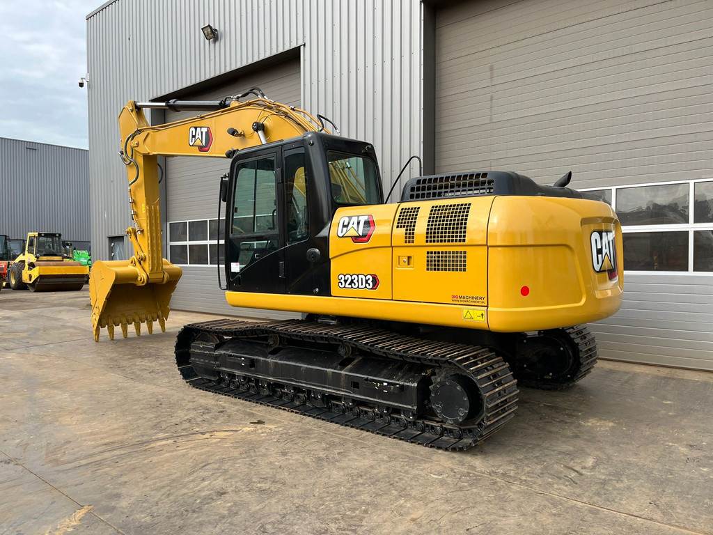 CAT 323D3