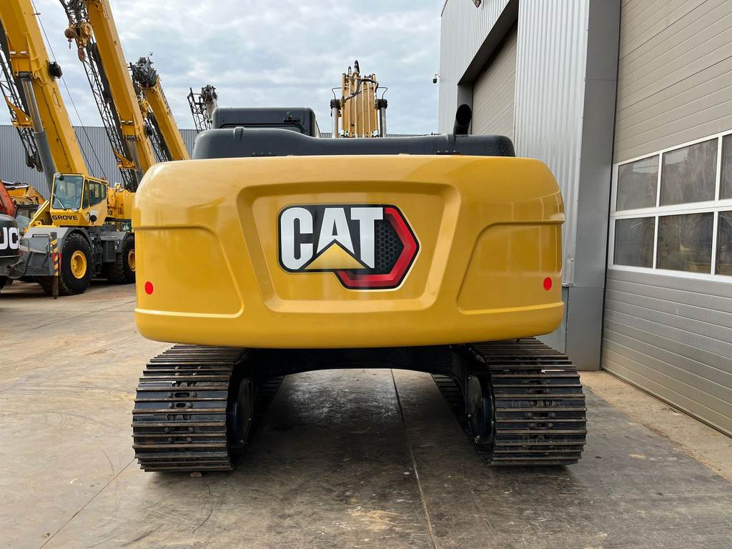 CAT 323D3