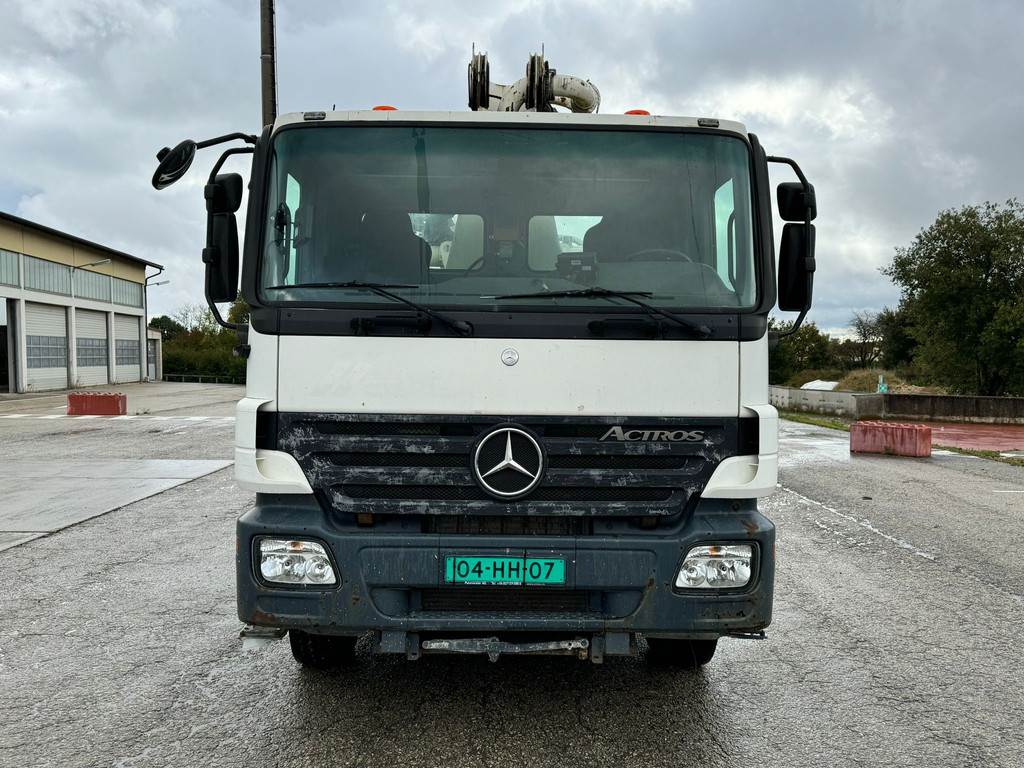 Mercedes-Benz Actros 2632 6x4 with Putzmeister BSF 24-4 11 24m c