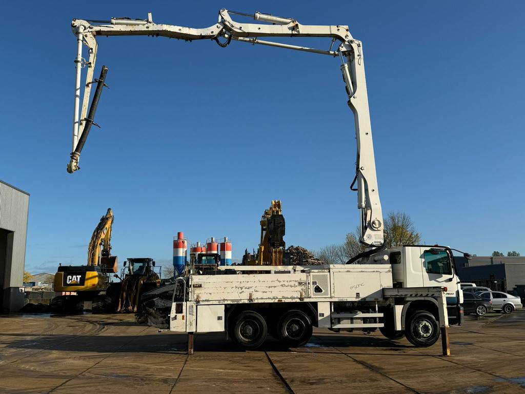 Mercedes-Benz Actros 2632 6x4 with Putzmeister BSF 24-4 11 24m c