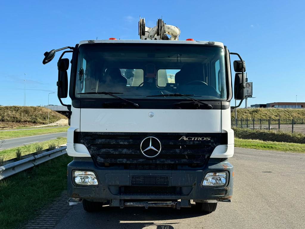 Mercedes-Benz Actros 2632 6x4 with Putzmeister BSF 24-4 11 24m c