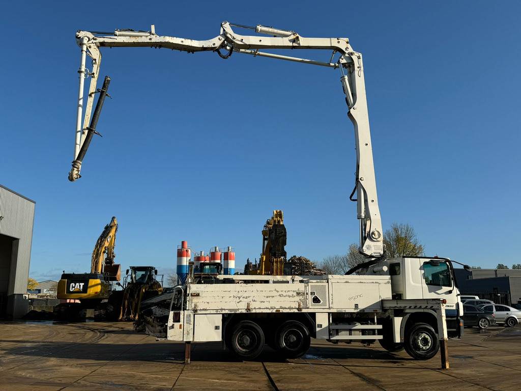 Mercedes-Benz Actros 2632 6x4 with Putzmeister BSF 24-4 11 24m c