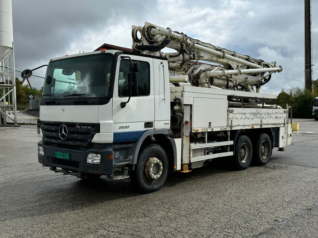 Mercedes-Benz Actros 2632 6x4 with Putzmeister BSF 24-4 11 24m c