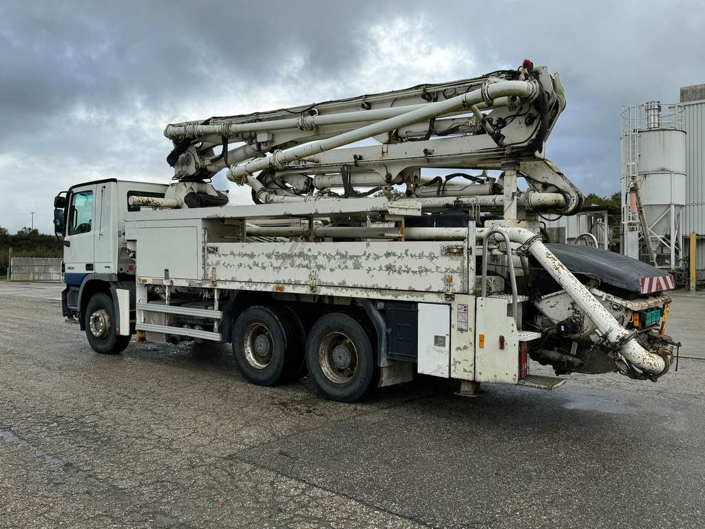 Mercedes-Benz Actros 2632 6x4 with Putzmeister BSF 24-4 11 24m c