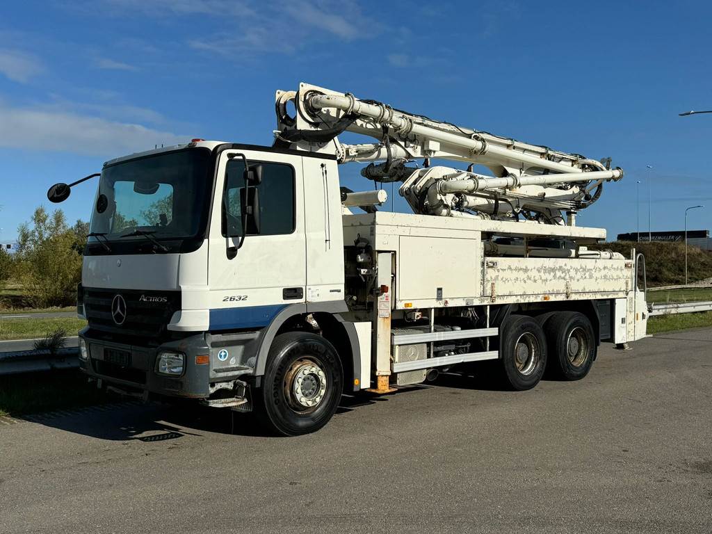 Mercedes-Benz Actros 2632 6x4 with Putzmeister BSF 24-4 11 24m c