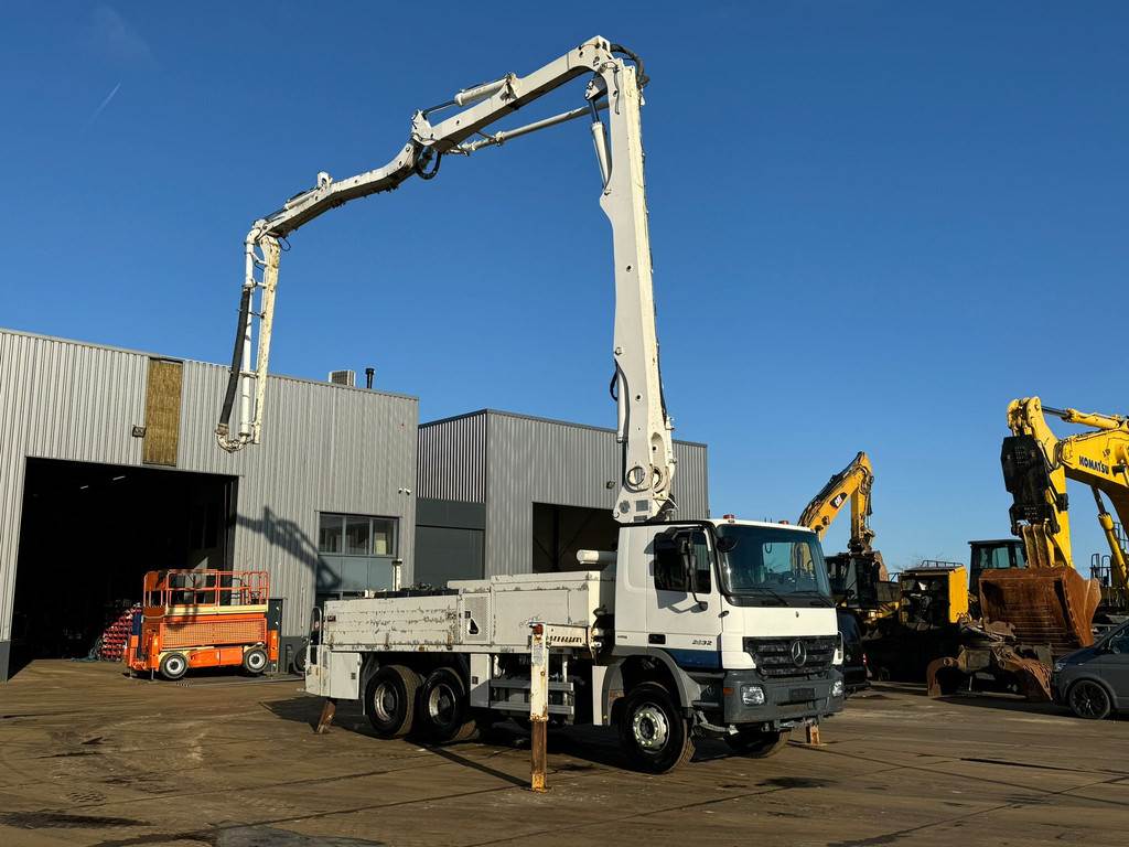 Mercedes-Benz Actros 2632 6x4 with Putzmeister BSF 24-4 11 24m c