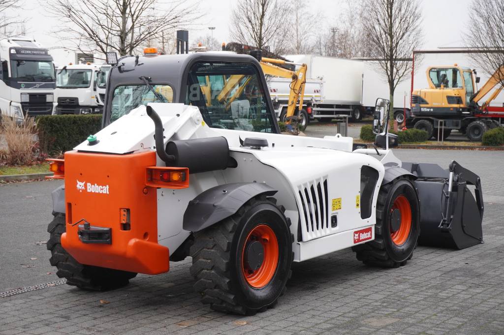 Bobcat T2250 telehandler / 4x4 / 5 m reach