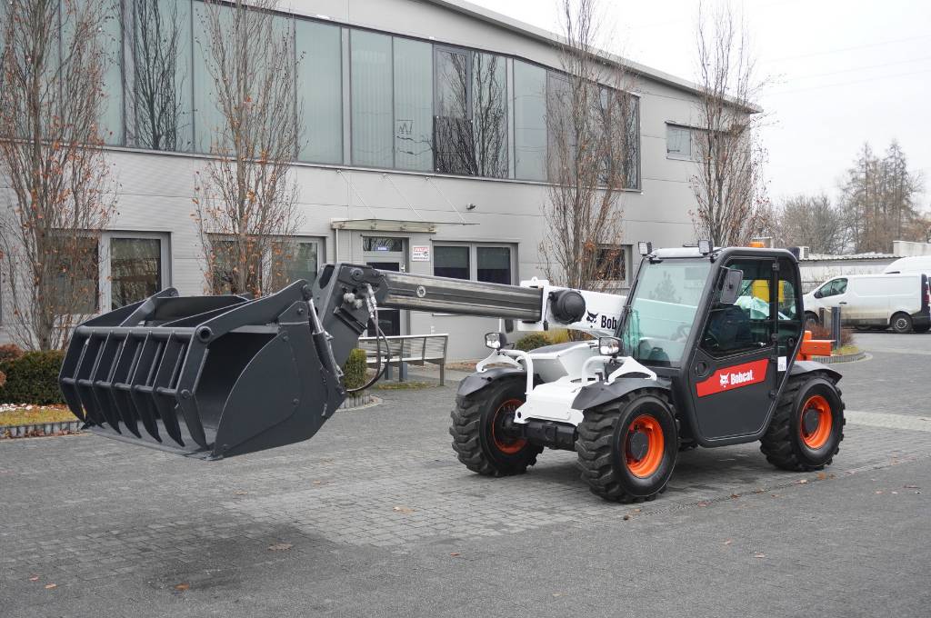 Bobcat T2250 telehandler / 4x4 / 5 m reach