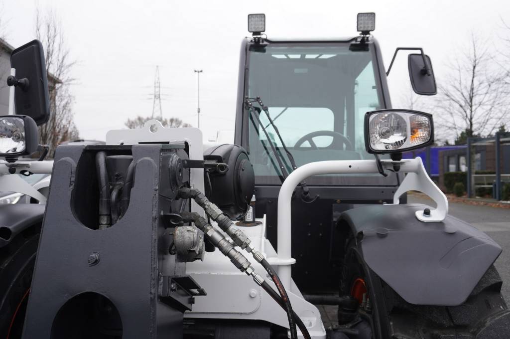 Bobcat T2250 telehandler / 4x4 / 5 m reach