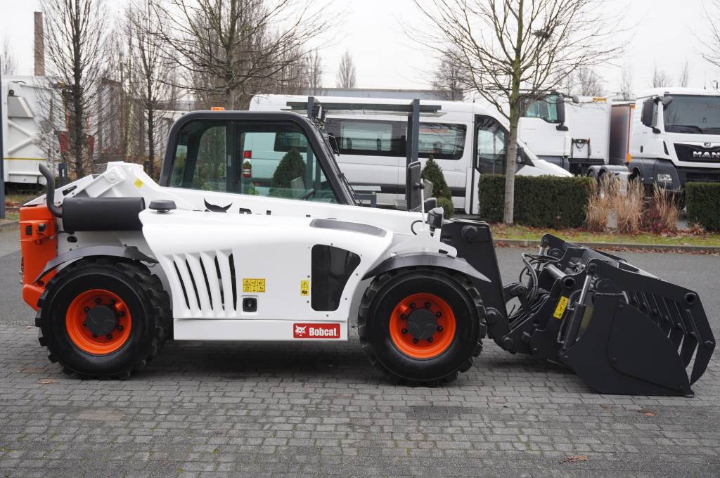 Bobcat T2250 telehandler / 4x4 / 5 m reach