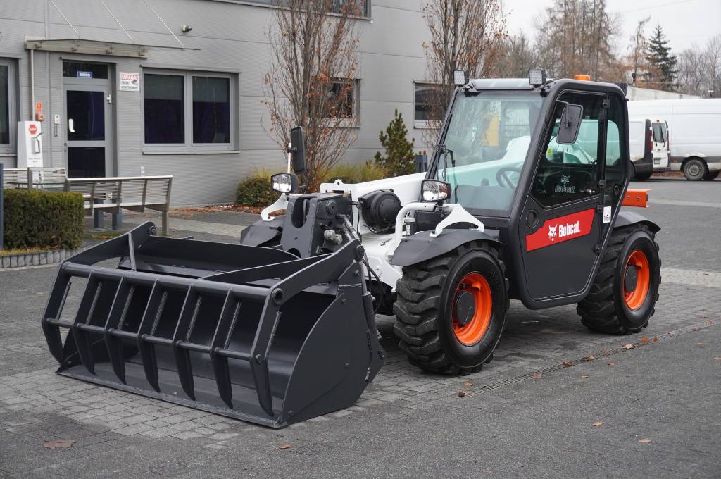 Bobcat T2250 telehandler / 4x4 / 5 m reach