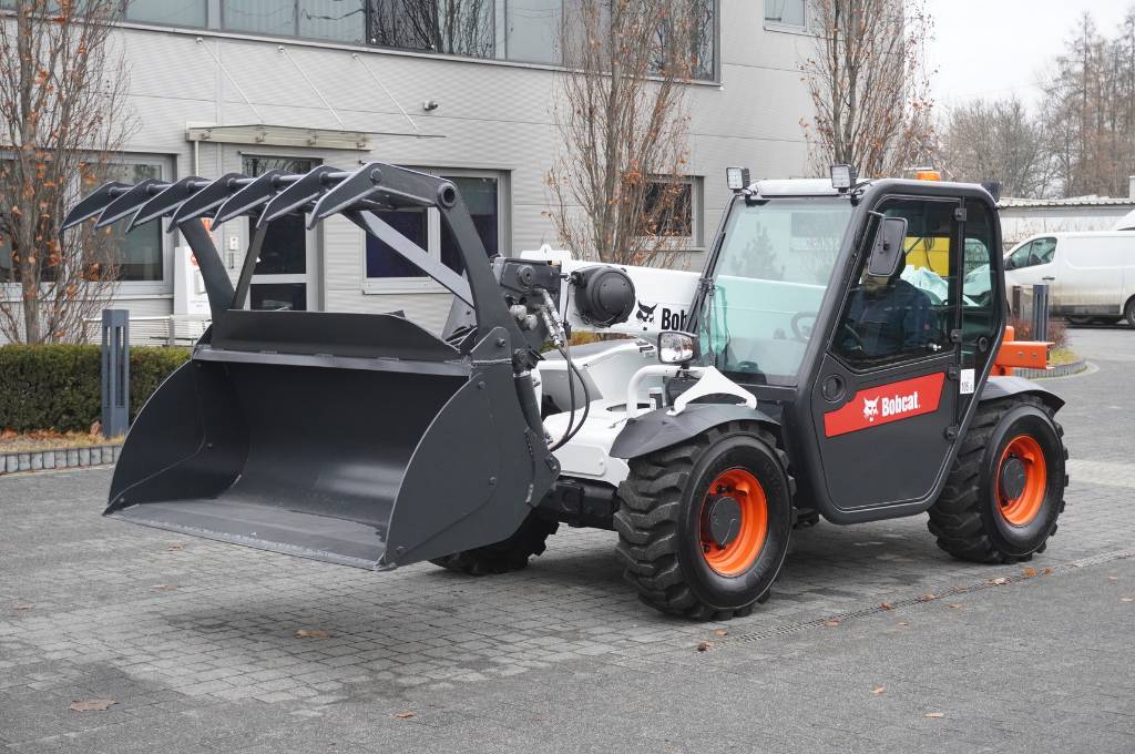 Bobcat T2250 telehandler / 4x4 / 5 m reach