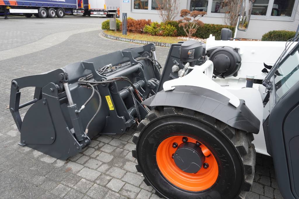 Bobcat T2250 telehandler / 4x4 / 5 m reach