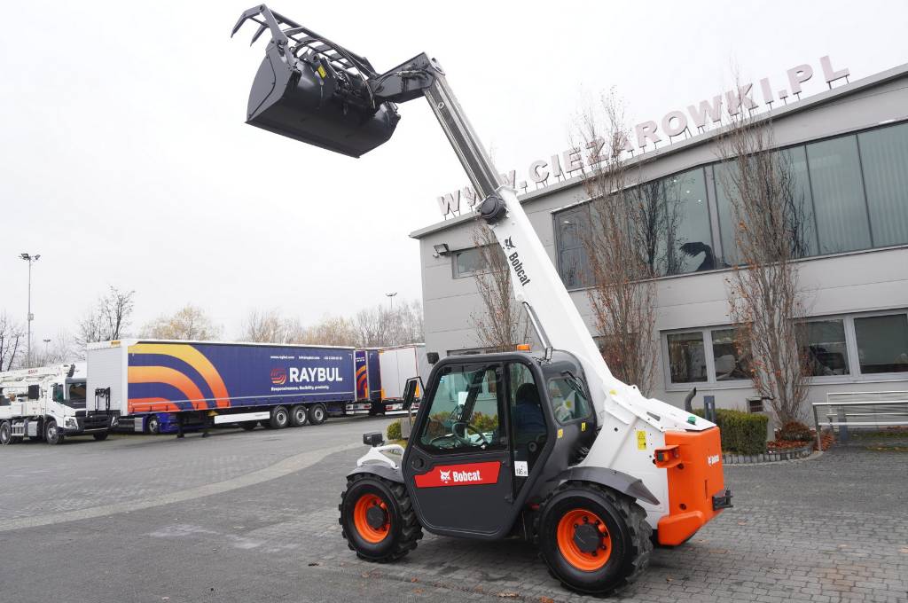 Bobcat T2250 telehandler / 4x4 / 5 m reach