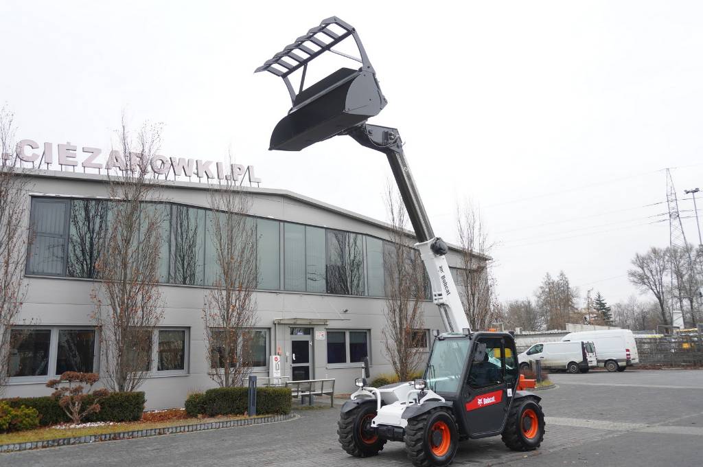 Bobcat T2250 telehandler / 4x4 / 5 m reach