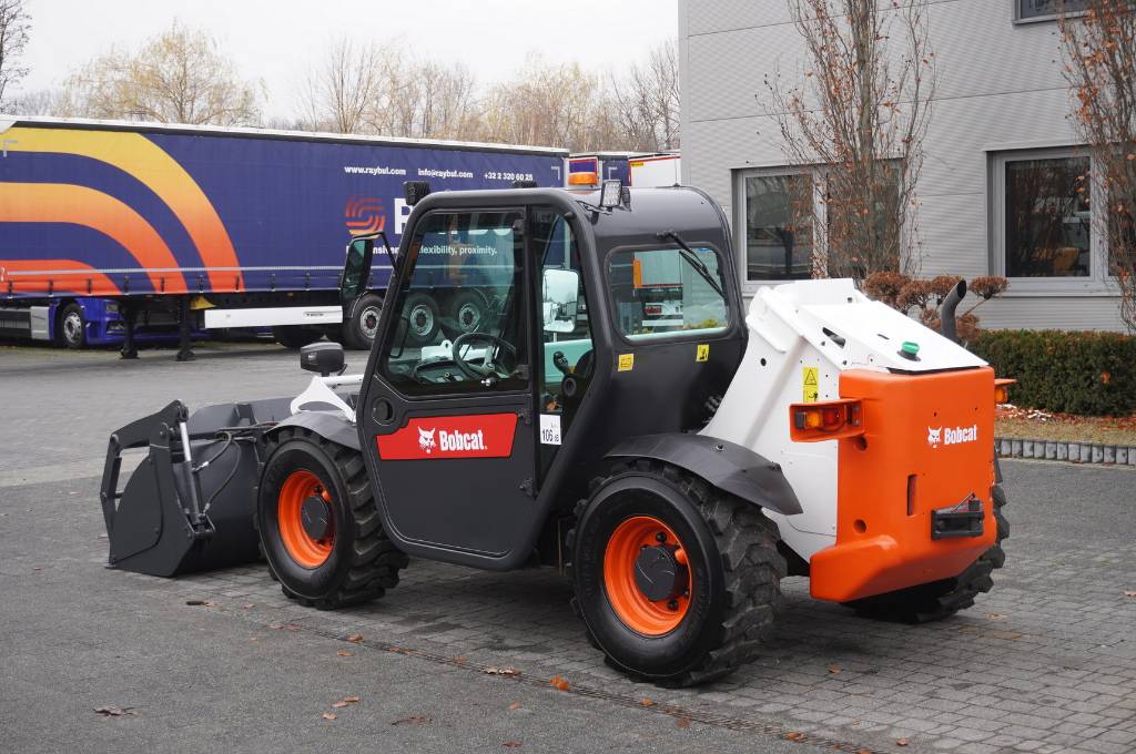 Bobcat T2250 telehandler / 4x4 / 5 m reach