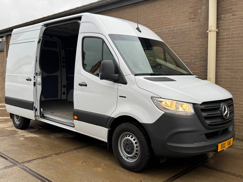 Mercedes-Benz eSprinter 312 - L2H2 55kWh 116hp AC Camera