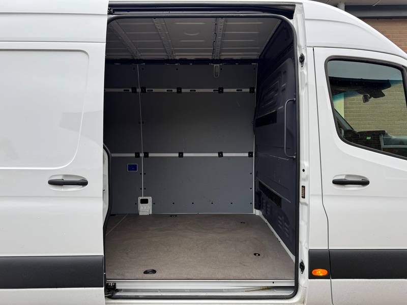 Mercedes-Benz eSprinter 312 - L2H2 55kWh 116hp AC Camera