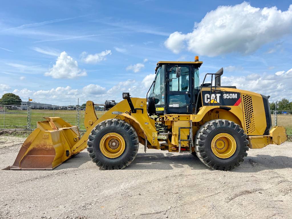 CAT 950M FULL STEER - Dutch Machine / Central Greasing