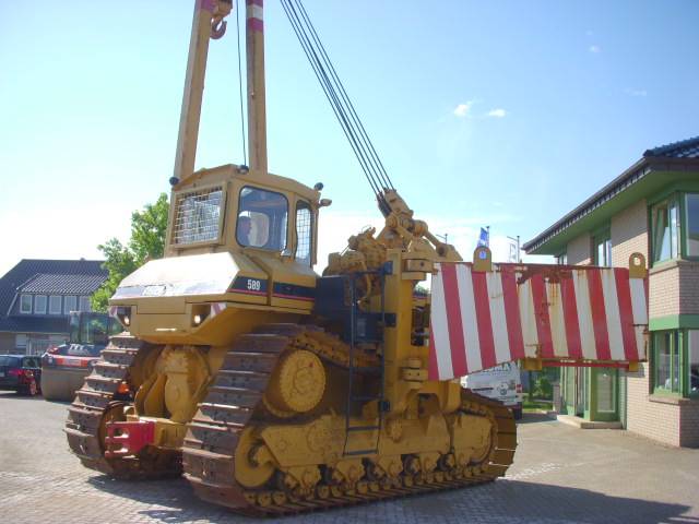 CAT 589 105 t Hubkraft 8x PIPELAYER MIETE / RENTAL