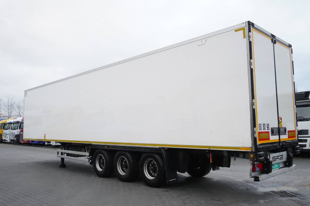 Lamberet refrigerated semi-trailer / Carrier Vector 1950 MT