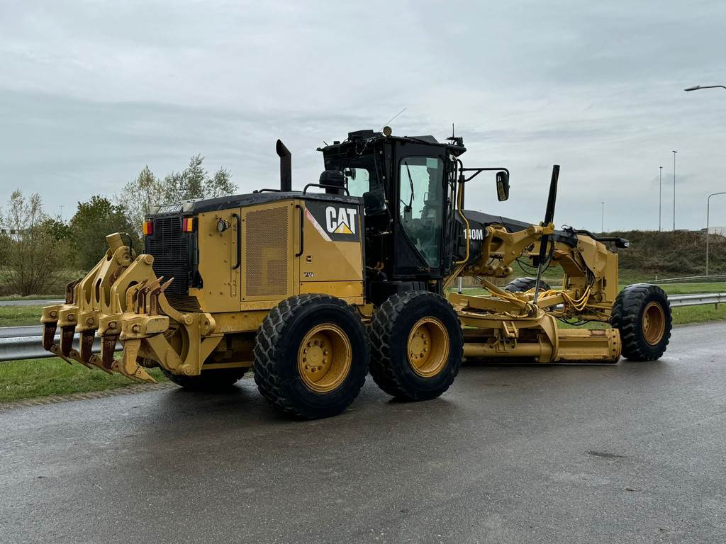 CAT 140M